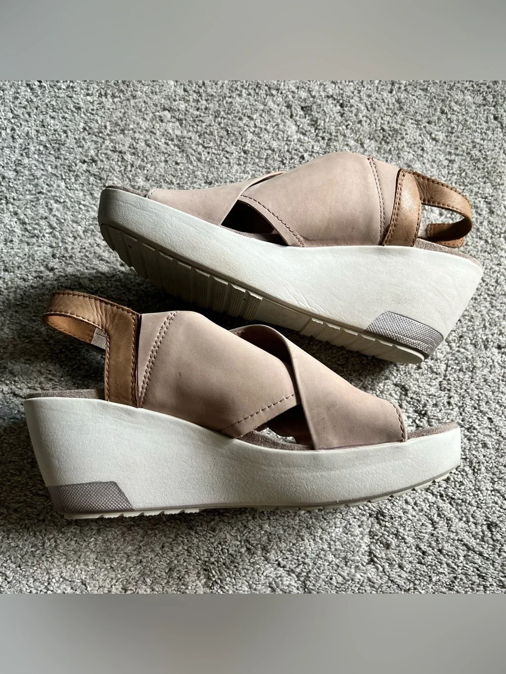 OTBT Yvonne Size 10 Beige Cream Crisscross Slingback Wedge Sandals